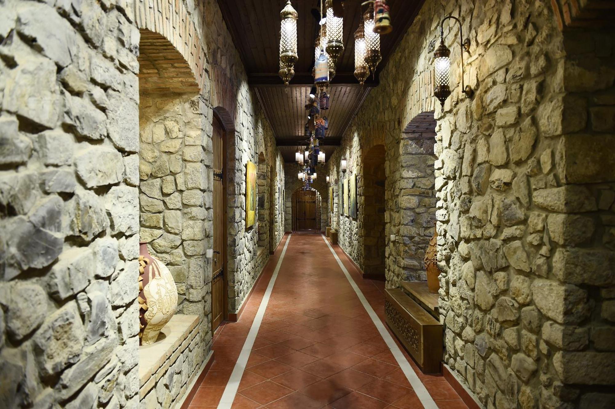 Şǝki Art Hotel By Abad Guest מראה חיצוני תמונה