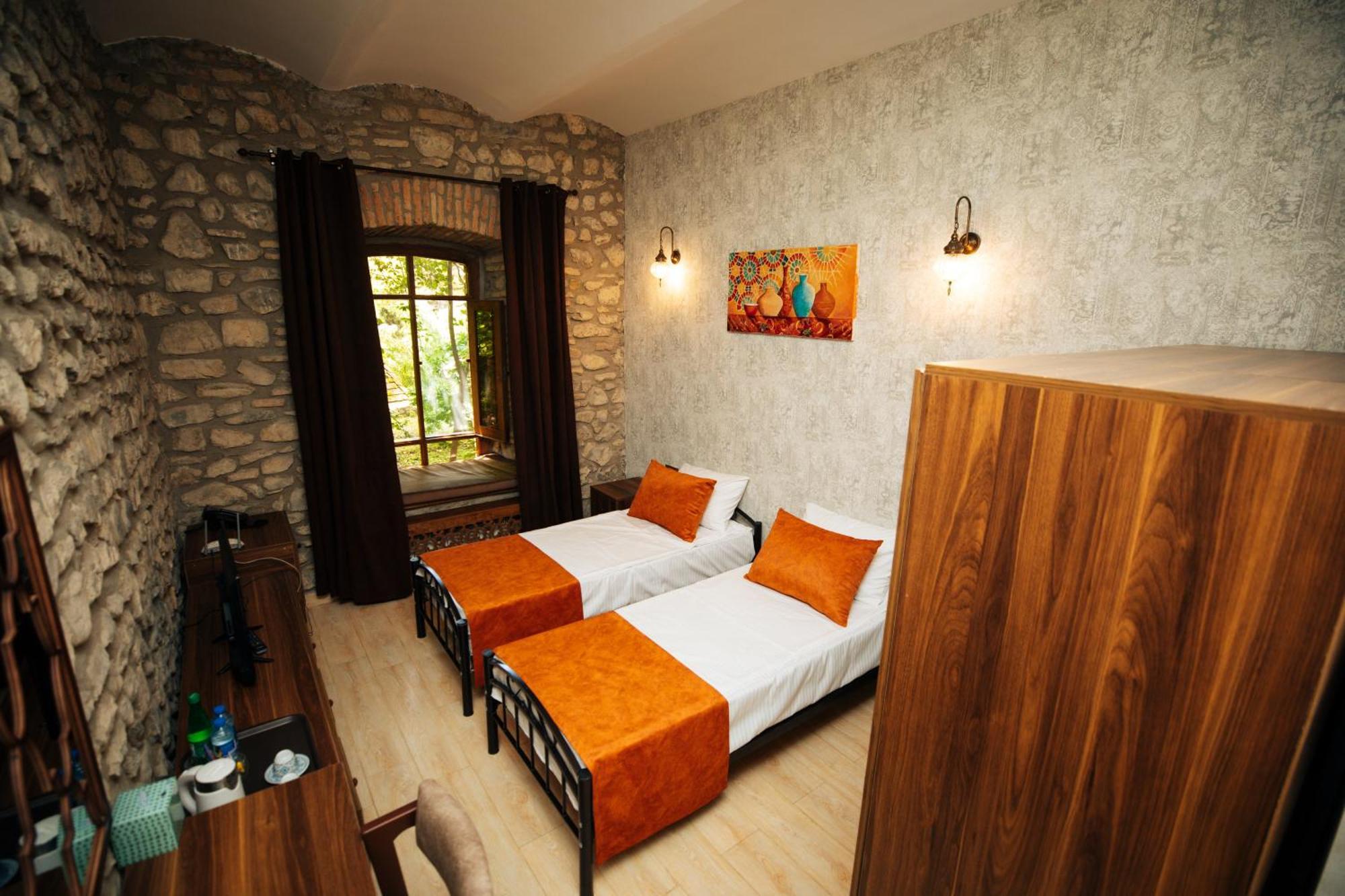 Şǝki Art Hotel By Abad Guest מראה חיצוני תמונה