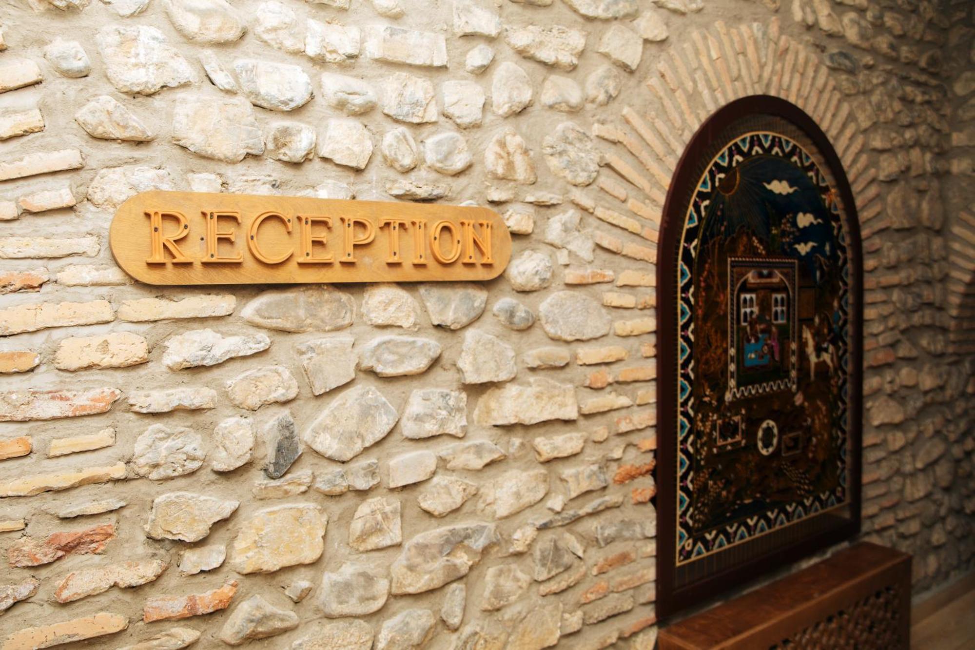 Şǝki Art Hotel By Abad Guest מראה חיצוני תמונה
